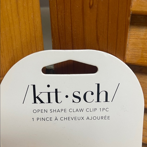 Kitsch Gold Open-Frame Claw Clip - Picture 2 of 12